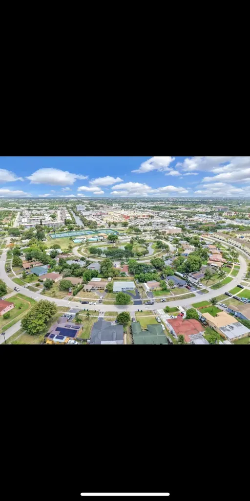 1112 NW 43rd Terrace Lauderhill FL 33313