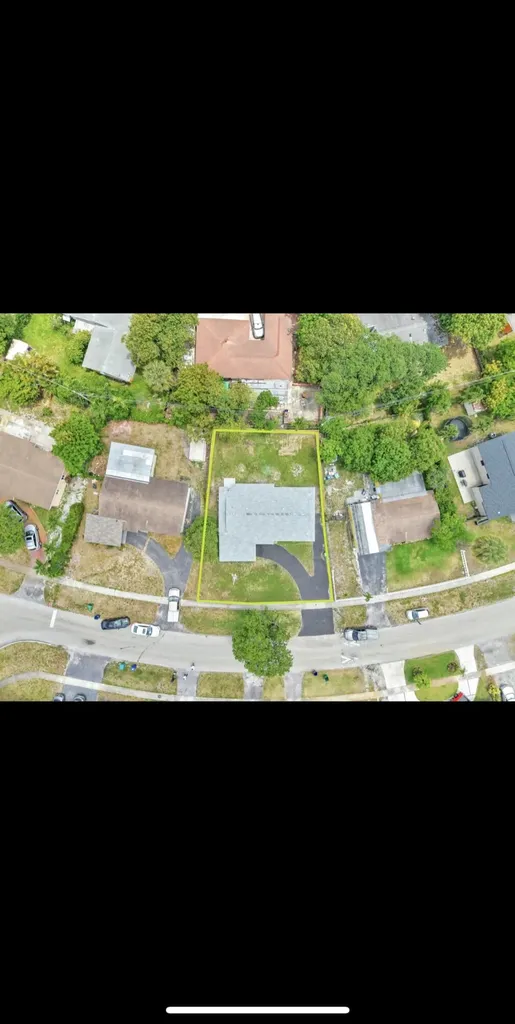 1112 NW 43rd Terrace Lauderhill FL 33313