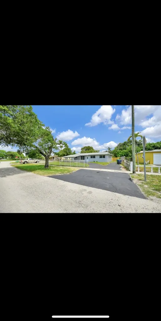 1112 NW 43rd Terrace Lauderhill FL 33313