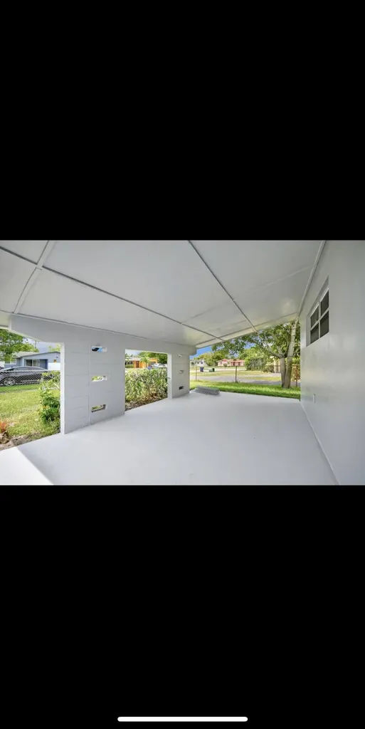 1112 NW 43rd Terrace Lauderhill FL 33313