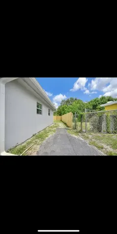 1112 NW 43rd Terrace Lauderhill FL 33313