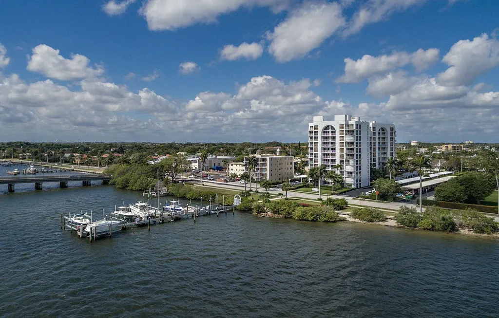 3901 S Flagler Drive West Palm Beach FL 33405