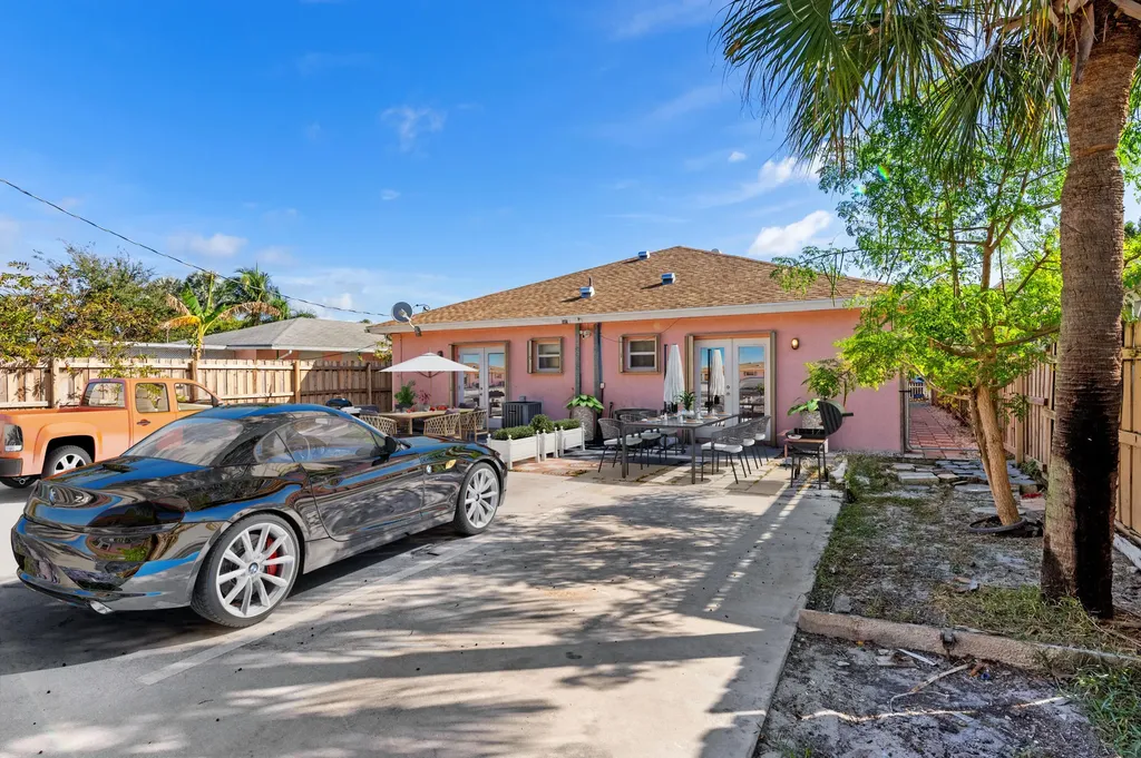 623 N L Street Lake Worth Beach FL 33460