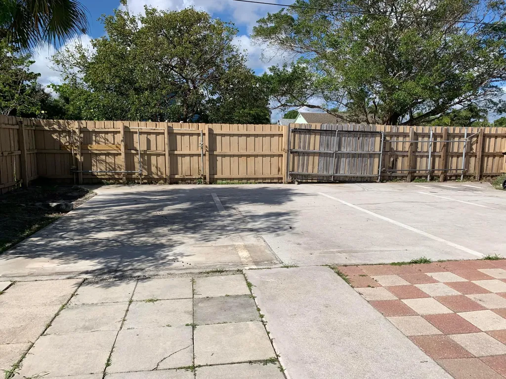 623 N L Street Lake Worth Beach FL 33460