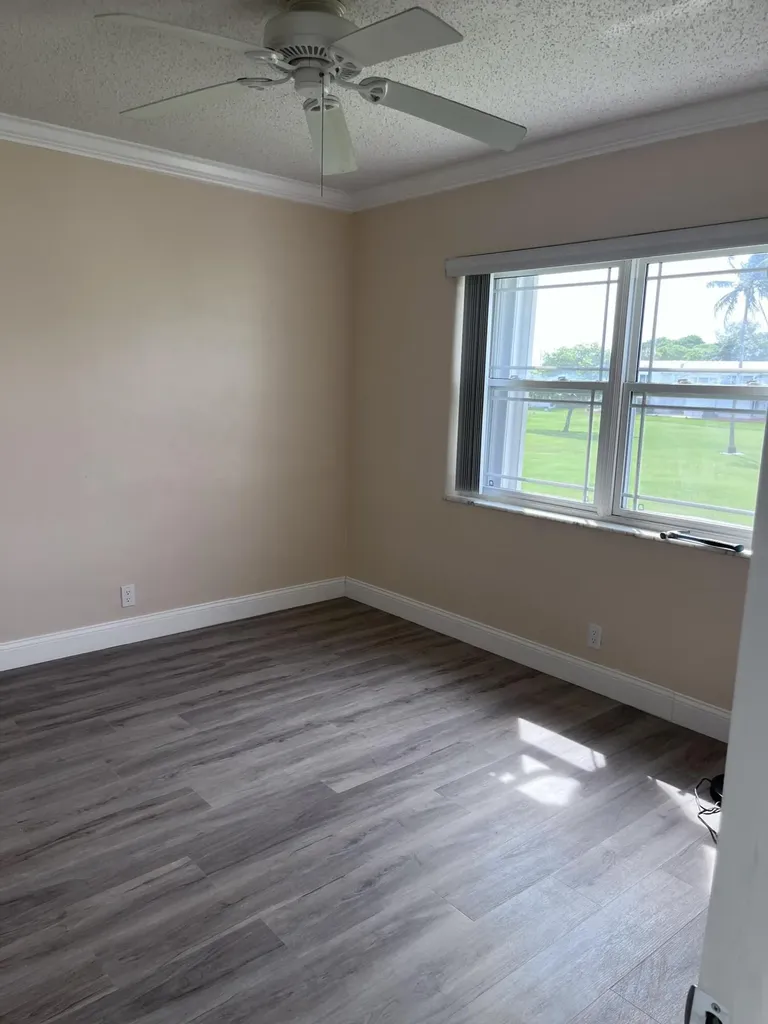251 S Golf Pompano Beach FL 33064