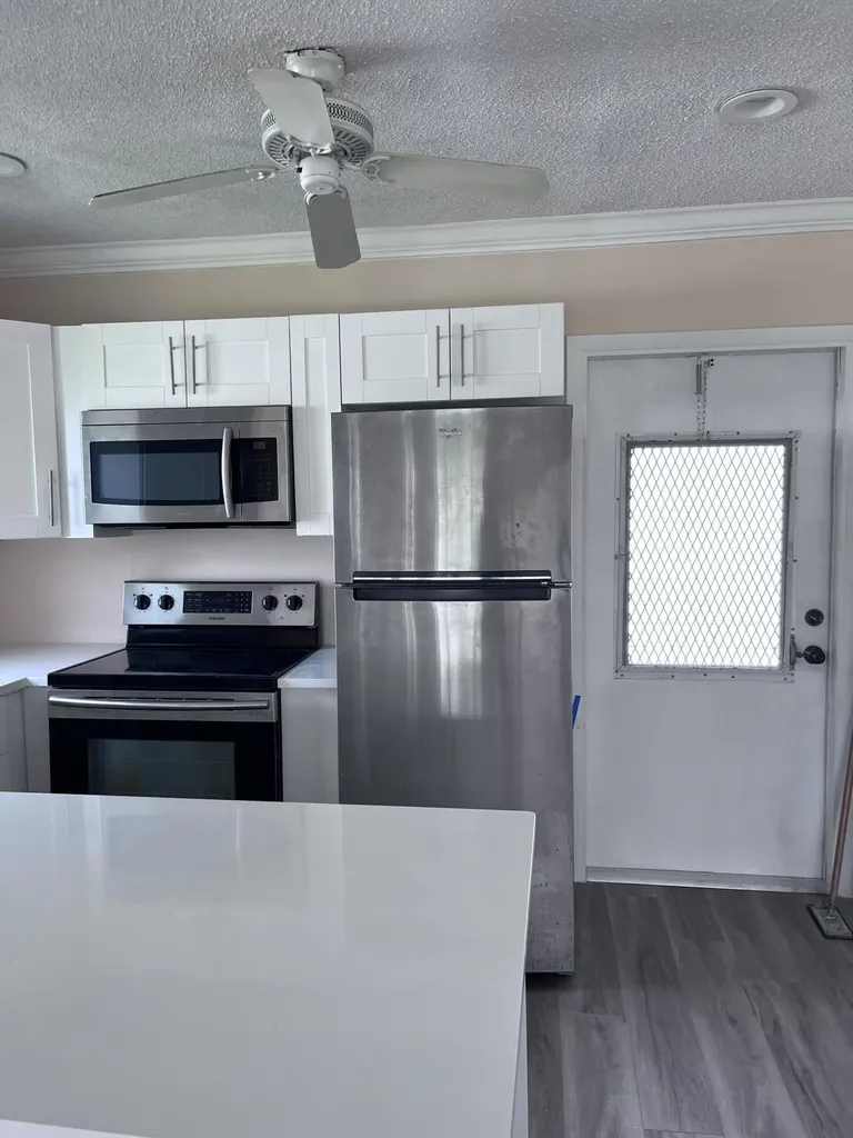251 S Golf Pompano Beach FL 33064