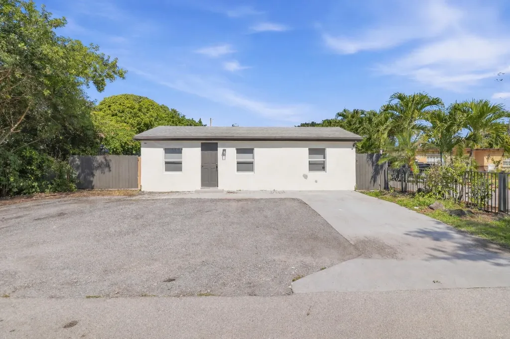 1152 Sunset Road West Palm Beach FL 33406