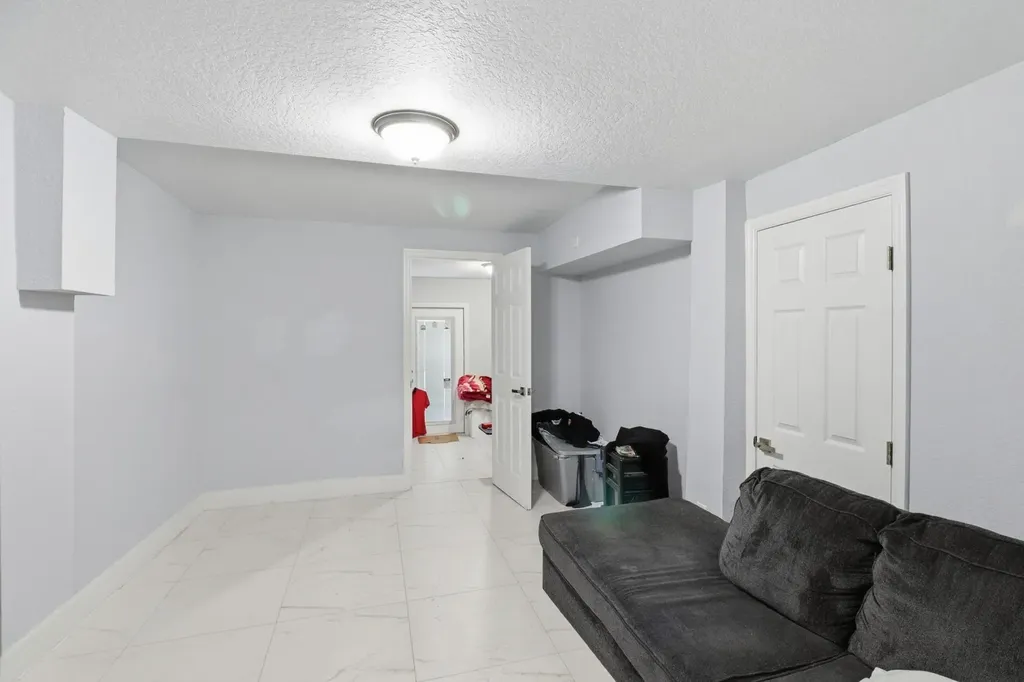 1152 Sunset Road West Palm Beach FL 33406