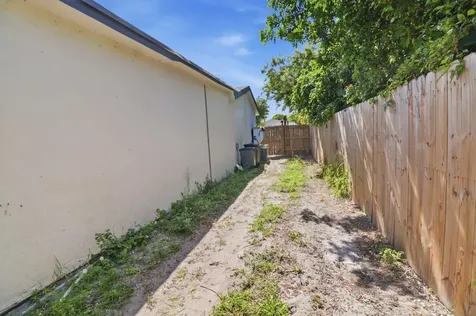 1152 Sunset Road West Palm Beach FL 33406