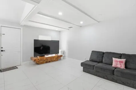 1152 Sunset Road West Palm Beach FL 33406