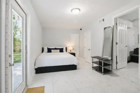 1152 Sunset Road West Palm Beach FL 33406