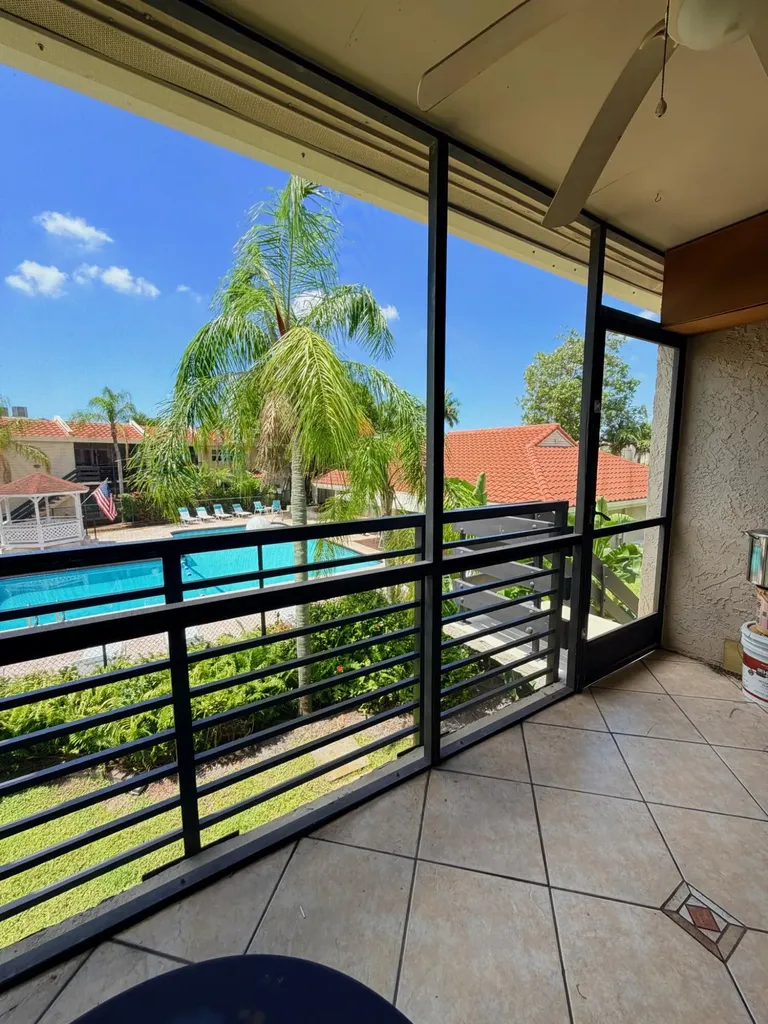 5326 NE 6th Oakland Park FL 33334