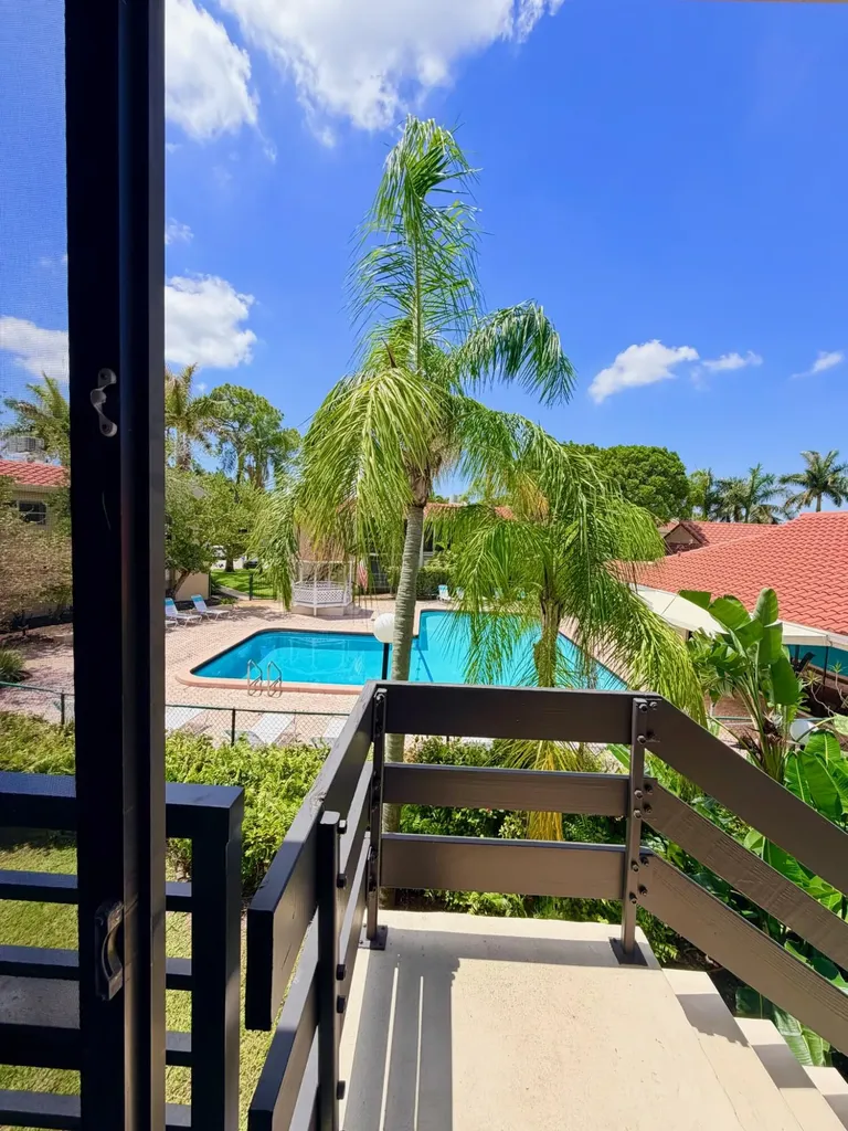 5326 NE 6th Oakland Park FL 33334