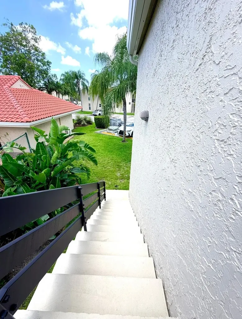 5326 NE 6th Oakland Park FL 33334