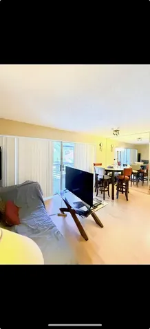 5326 NE 6th Oakland Park FL 33334