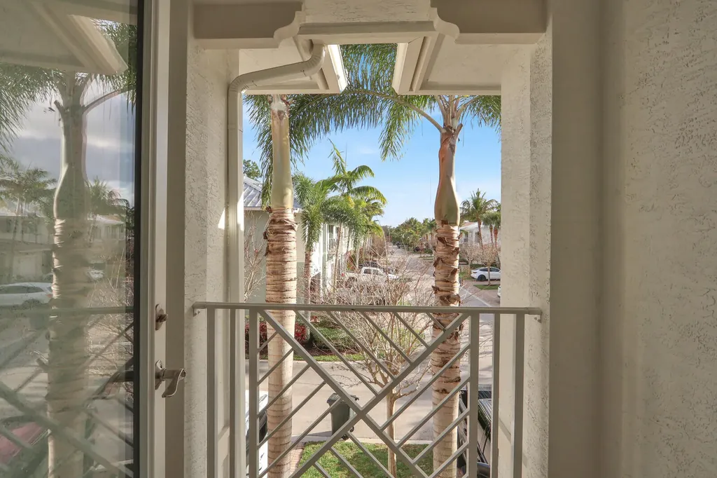 7113 Kensington Court Palm Beach Gardens FL 33418
