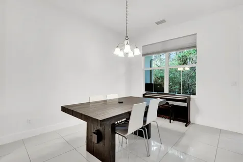7113 Kensington Court Palm Beach Gardens FL 33418