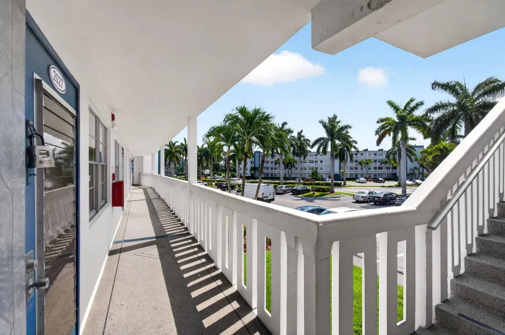 2027 Exeter B Boca Raton FL 33434