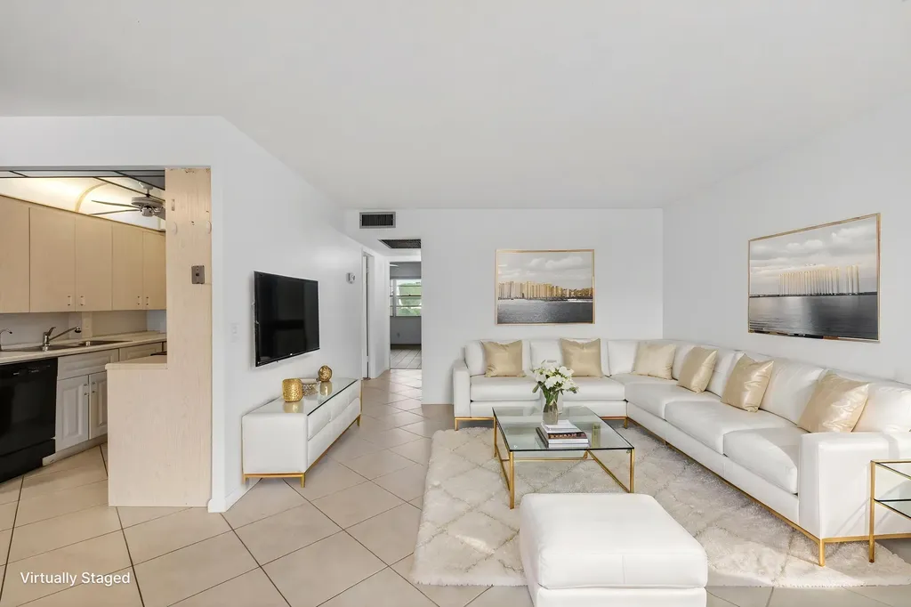 2027 Exeter B Boca Raton FL 33434