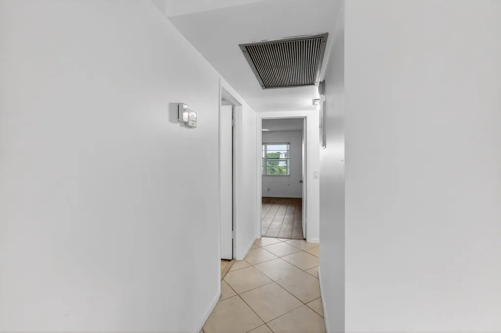 2027 Exeter B Boca Raton FL 33434
