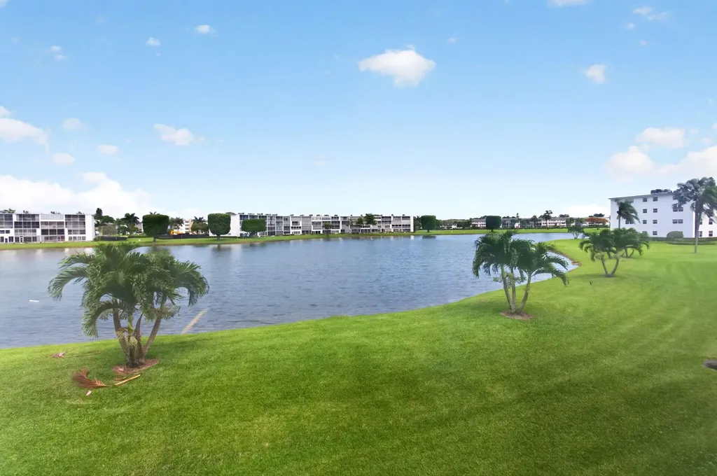 2027 Exeter B Boca Raton FL 33434