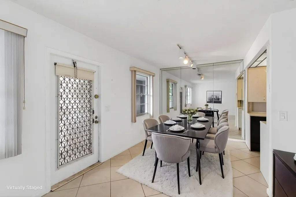 2027 Exeter B Boca Raton FL 33434