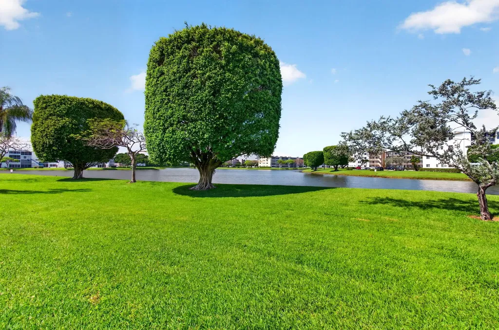2027 Exeter B Boca Raton FL 33434