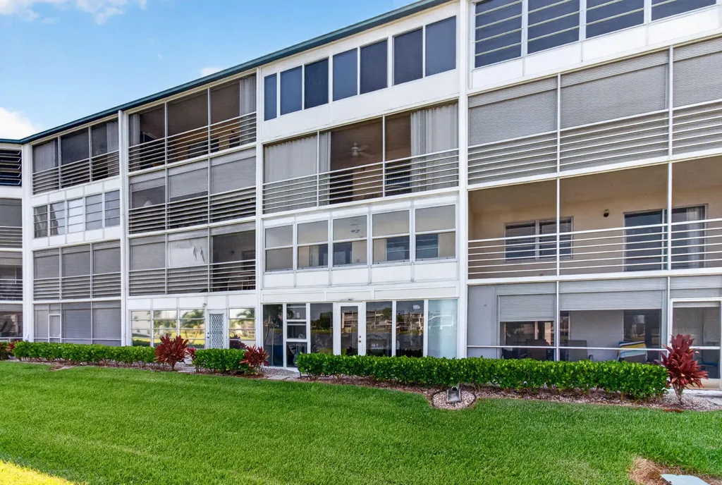 2027 Exeter B Boca Raton FL 33434
