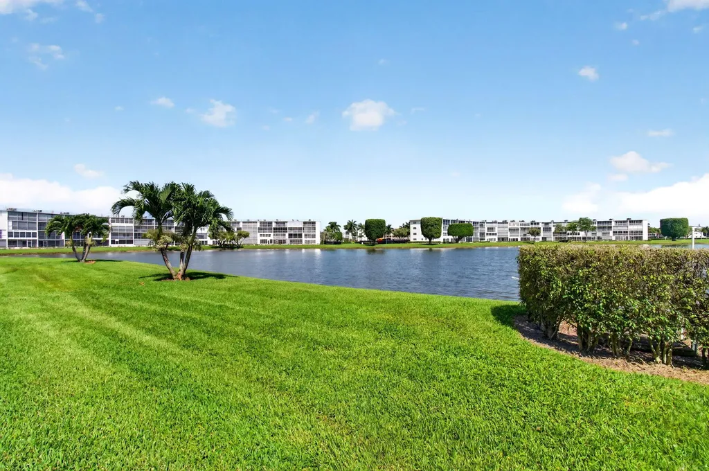 2027 Exeter B Boca Raton FL 33434
