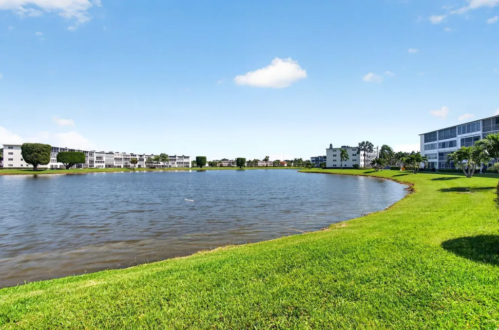 2027 Exeter B Boca Raton FL 33434