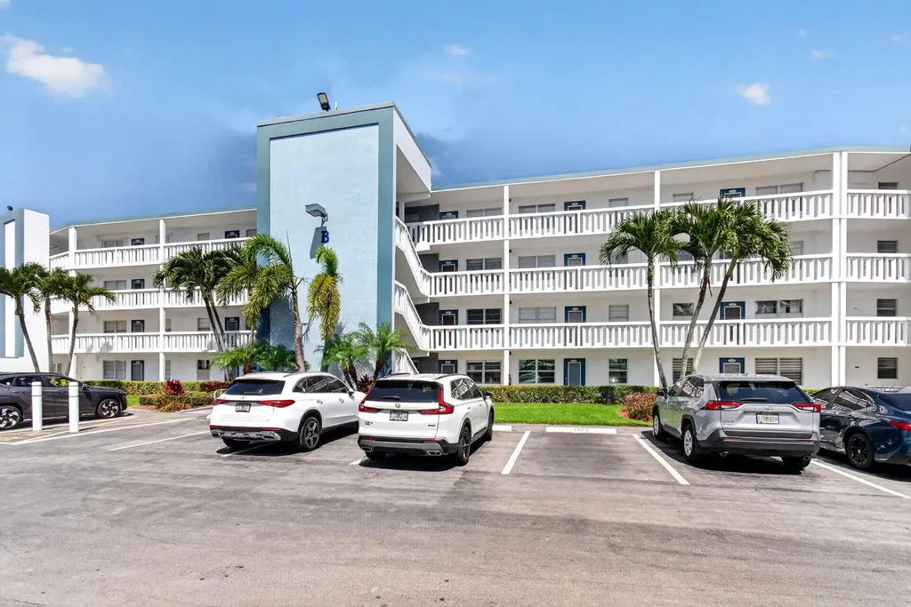 2027 Exeter B Boca Raton FL 33434