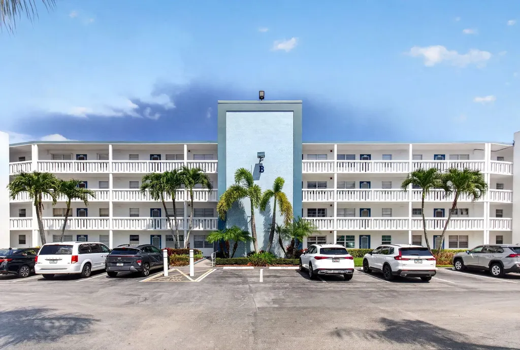 2027 Exeter B Boca Raton FL 33434