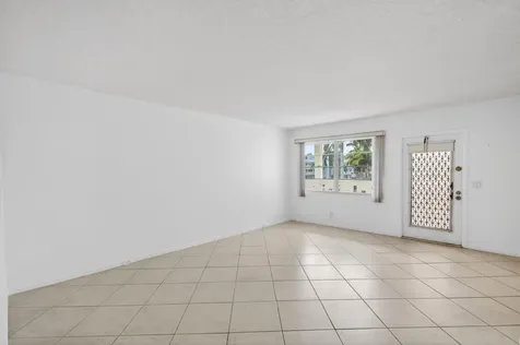 2027 Exeter B Boca Raton FL 33434