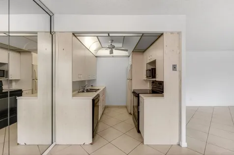 2027 Exeter B Boca Raton FL 33434