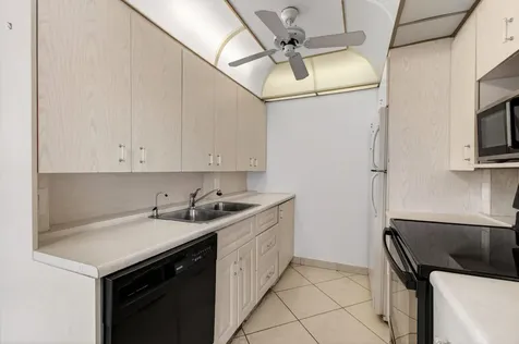 2027 Exeter B Boca Raton FL 33434