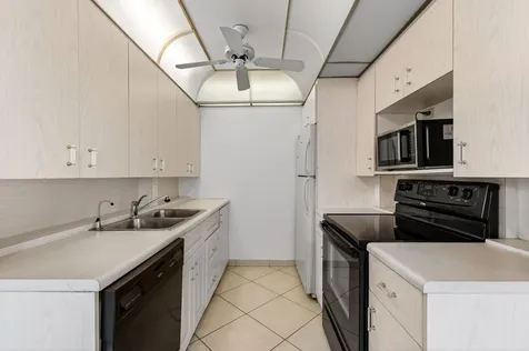 2027 Exeter B Boca Raton FL 33434