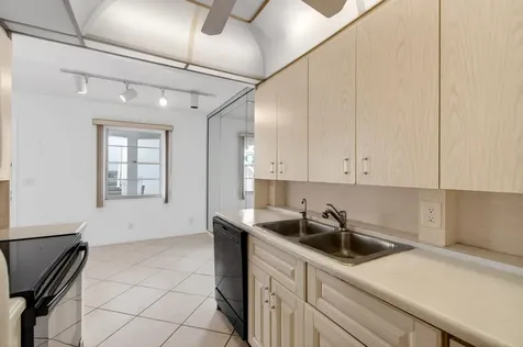 2027 Exeter B Boca Raton FL 33434