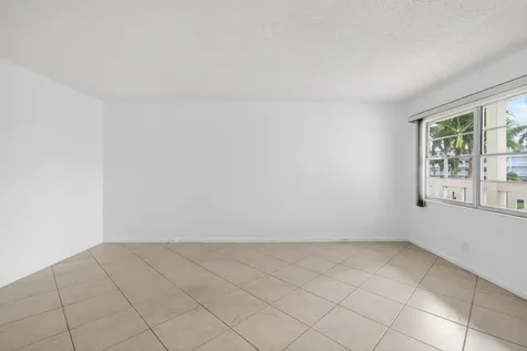 2027 Exeter B Boca Raton FL 33434