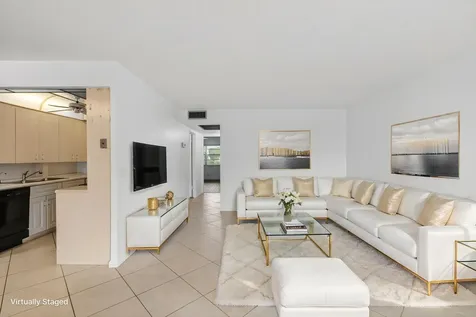 2027 Exeter B Boca Raton FL 33434