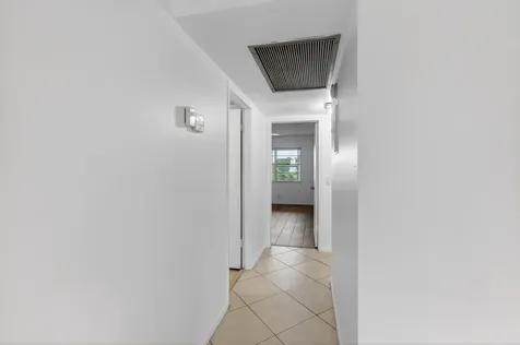 2027 Exeter B Boca Raton FL 33434