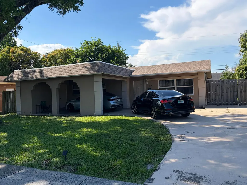 4351 NW 32nd Court Lauderdale Lakes FL 33319