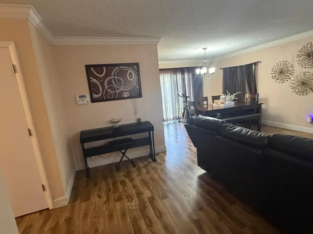 4351 NW 32nd Court Lauderdale Lakes FL 33319