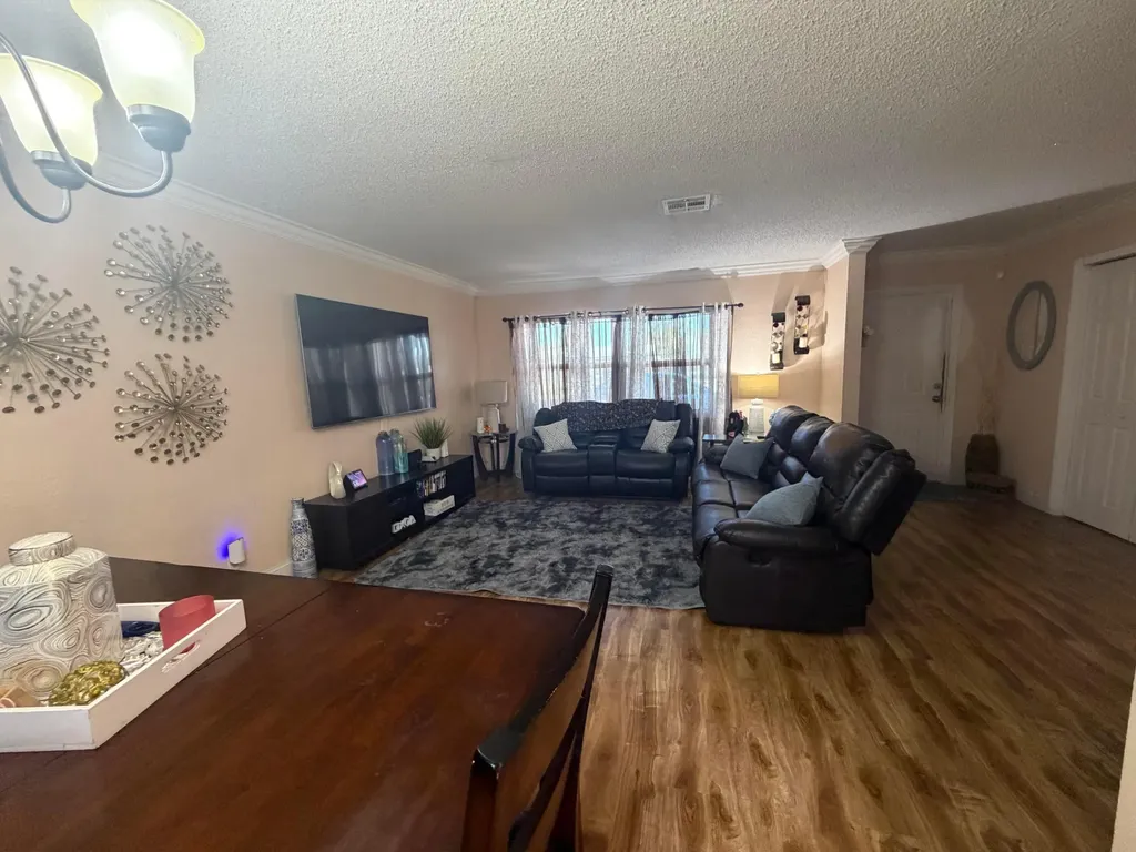 4351 NW 32nd Court Lauderdale Lakes FL 33319