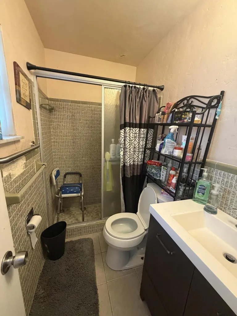 4351 NW 32nd Court Lauderdale Lakes FL 33319
