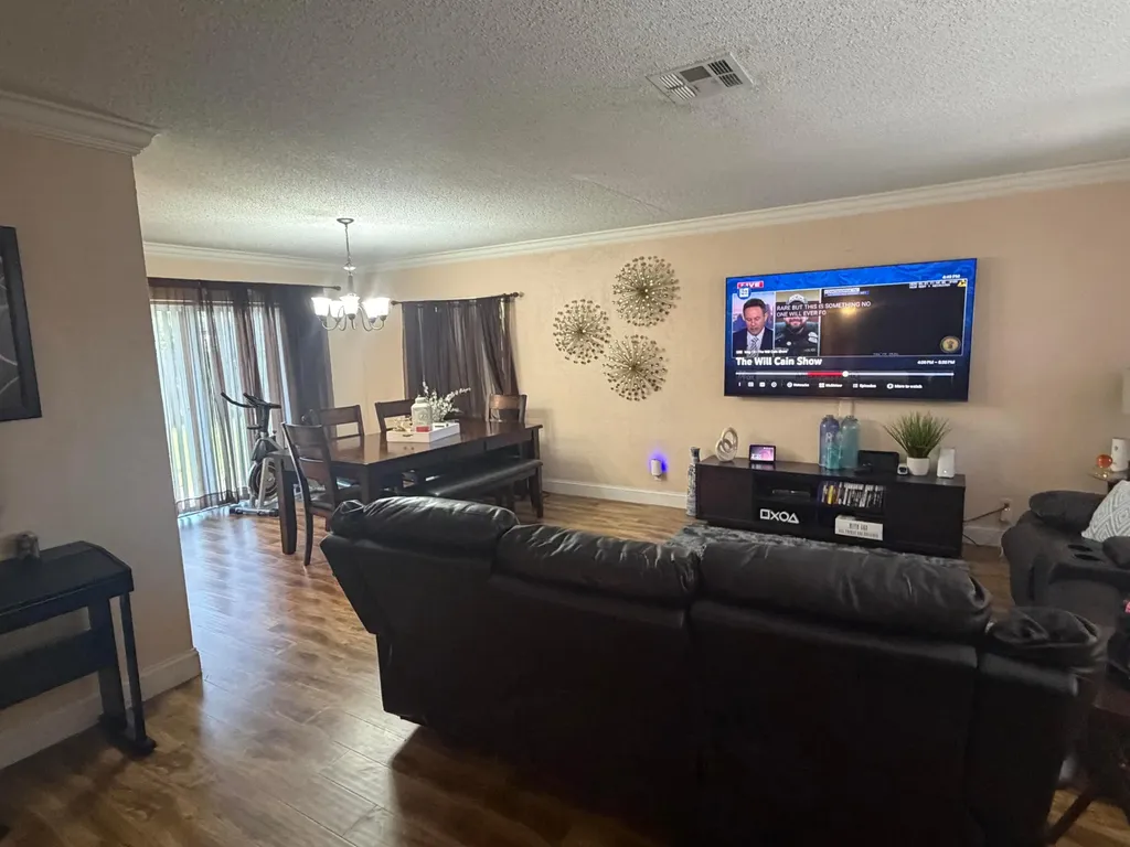 4351 NW 32nd Court Lauderdale Lakes FL 33319