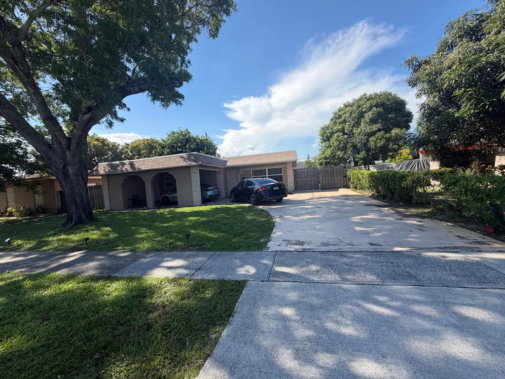 4351 NW 32nd Court Lauderdale Lakes FL 33319