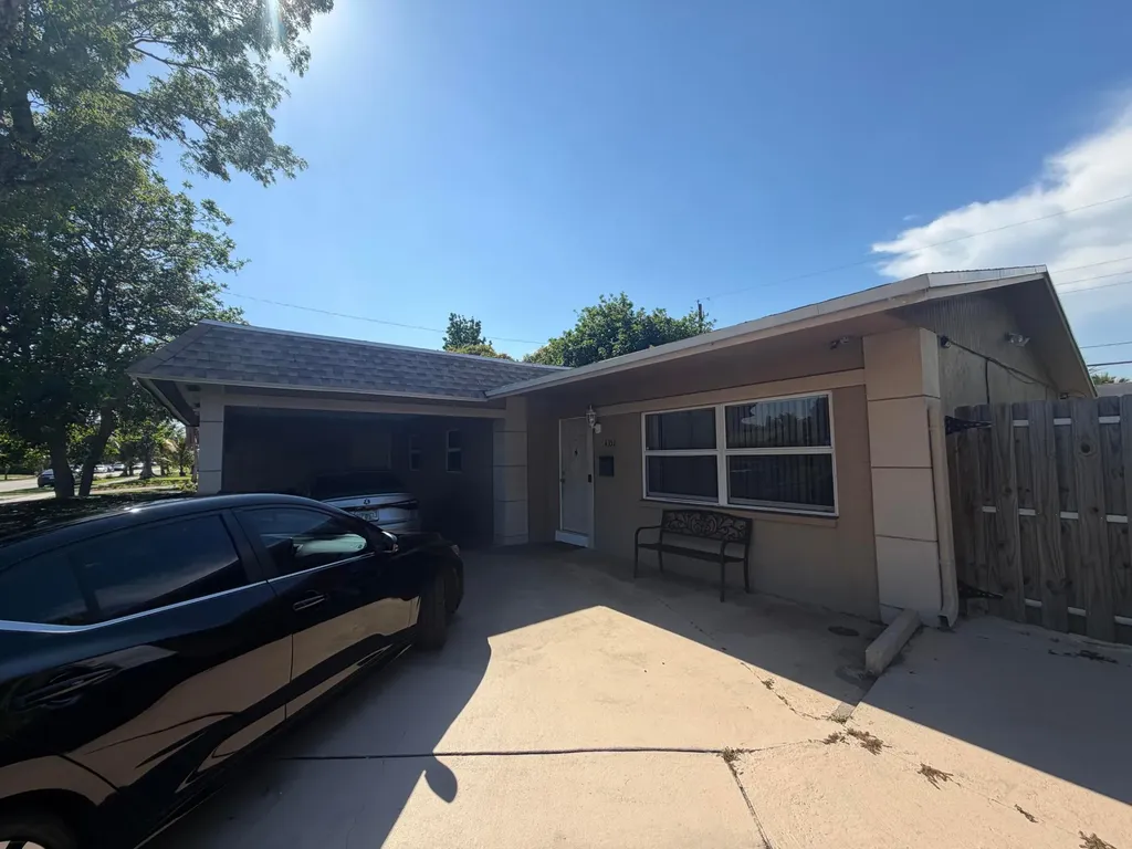 4351 NW 32nd Court Lauderdale Lakes FL 33319
