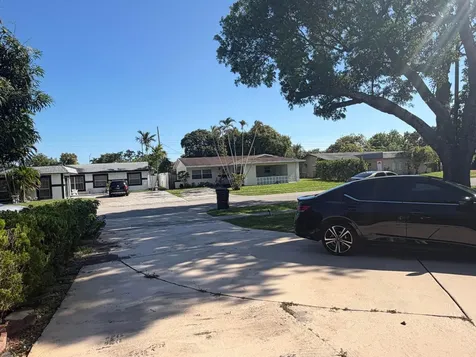 4351 NW 32nd Court Lauderdale Lakes FL 33319
