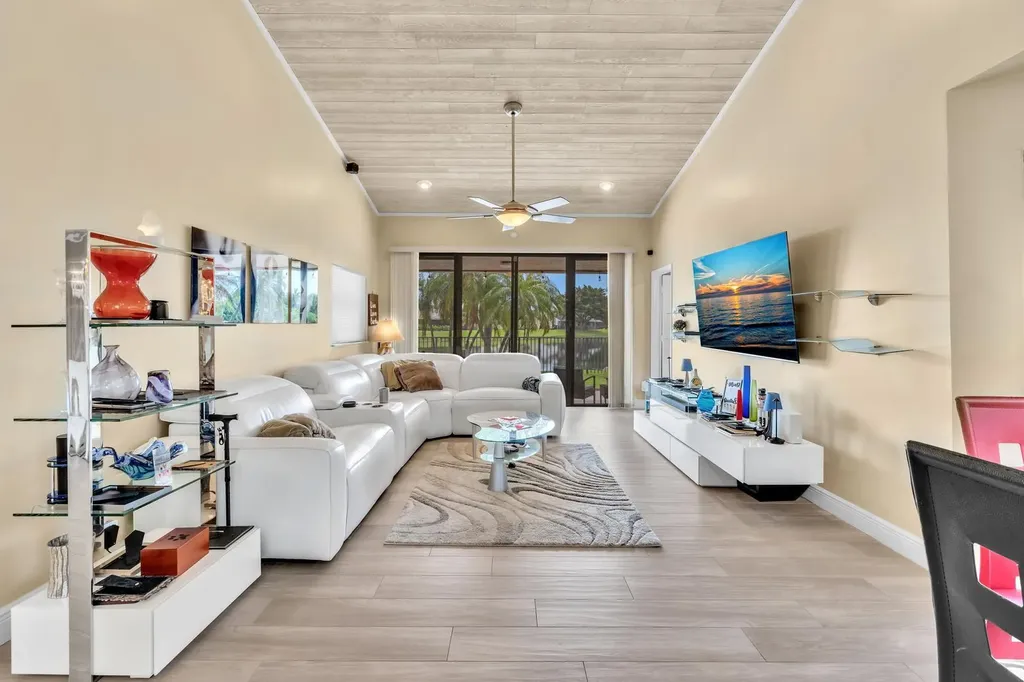 7640 NW 87th Avenue Tamarac FL 33321