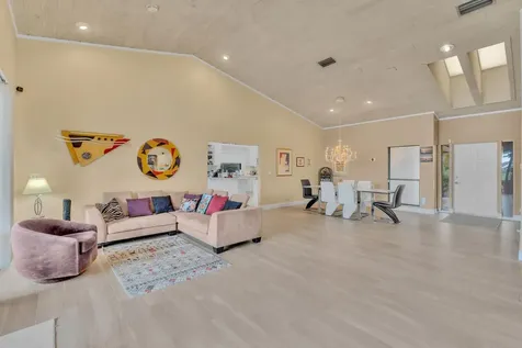 7640 NW 87th Avenue Tamarac FL 33321